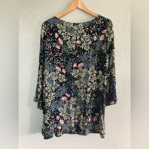 J. Jill ▪️Size Medium 3/4 Sleeves Black Floral Rayon Side Slits Tunic Top - Picture 9 of 13